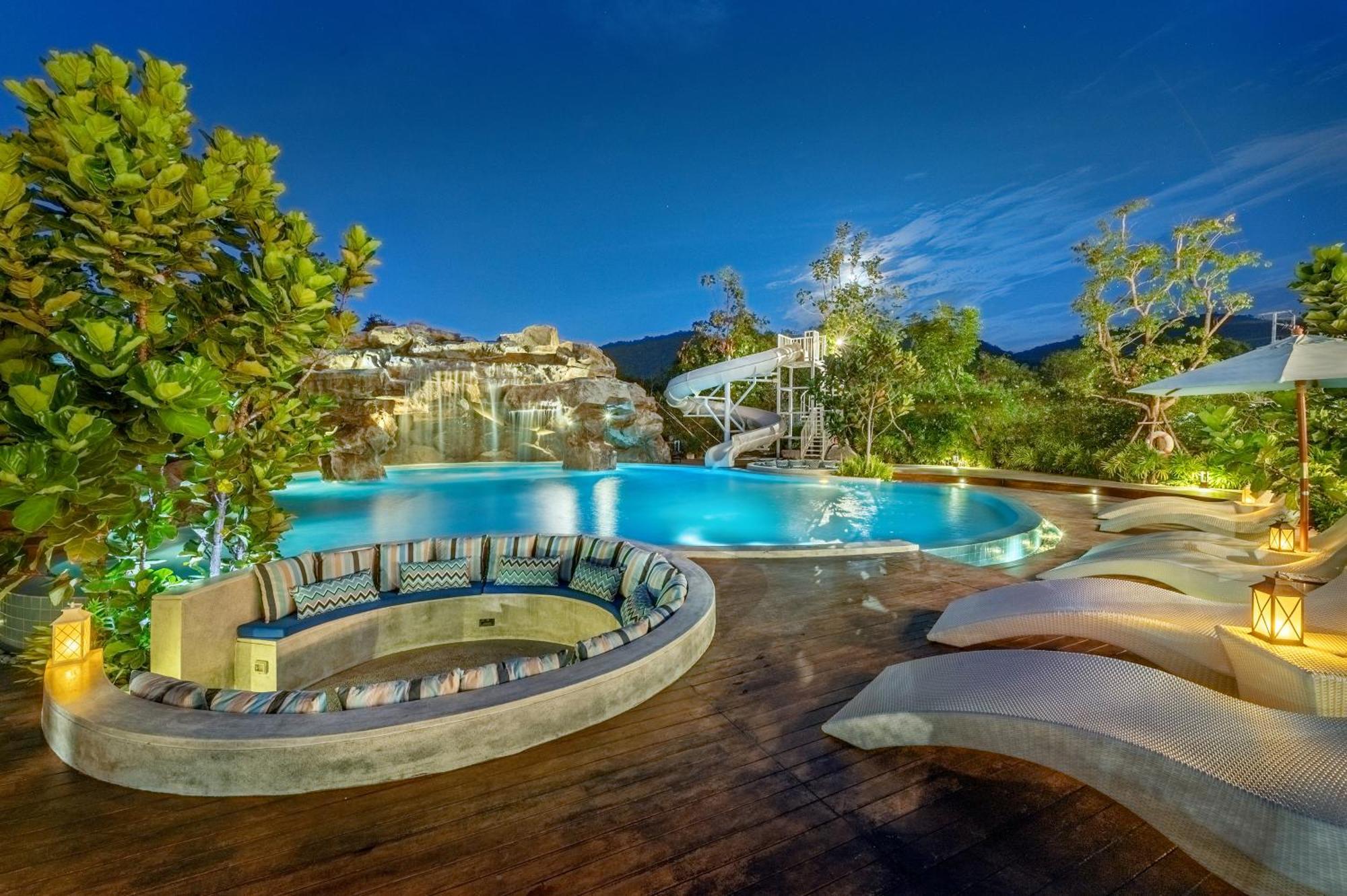 Phukalini Luxury Pool Villa & Onsen ホアヒン郡 エクステリア 写真
