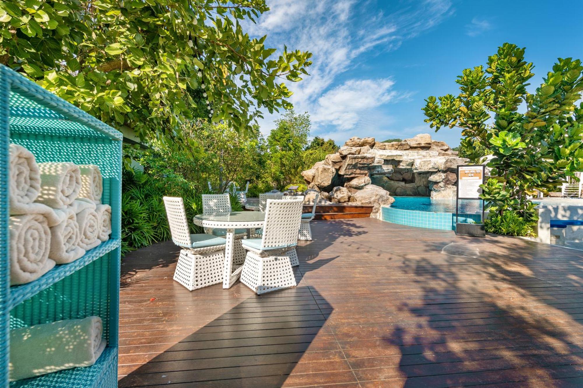 Phukalini Luxury Pool Villa & Onsen ホアヒン郡 エクステリア 写真