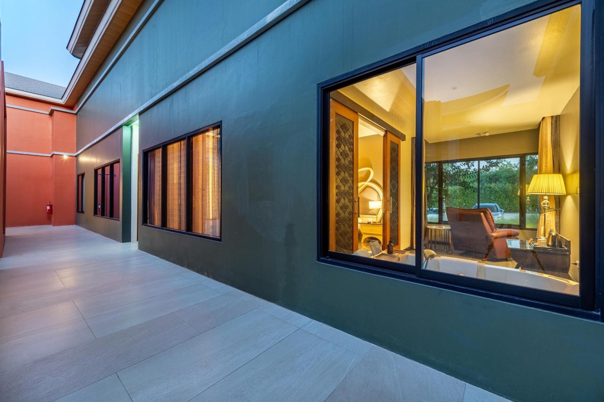 Phukalini Luxury Pool Villa & Onsen ホアヒン郡 エクステリア 写真